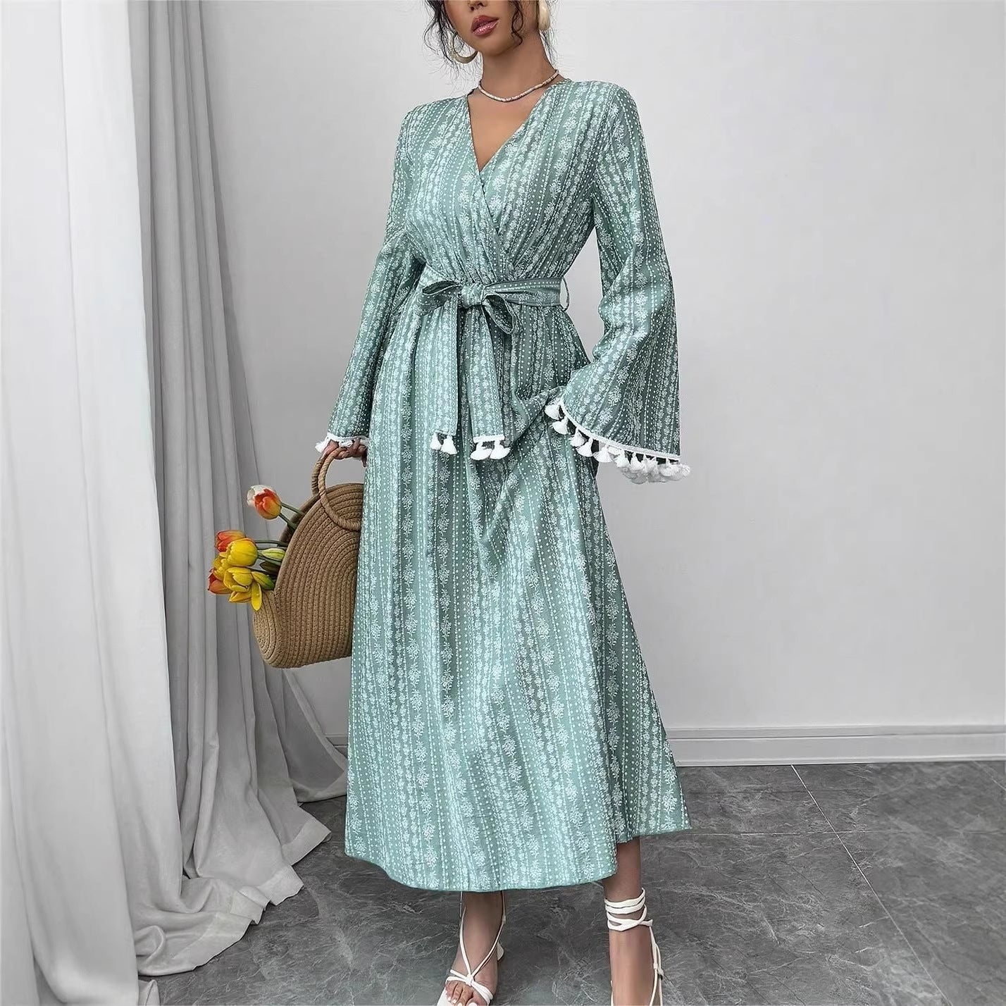 Women's new waist cinching lace tassel lace slimming V-neck printed flared sleeve dress